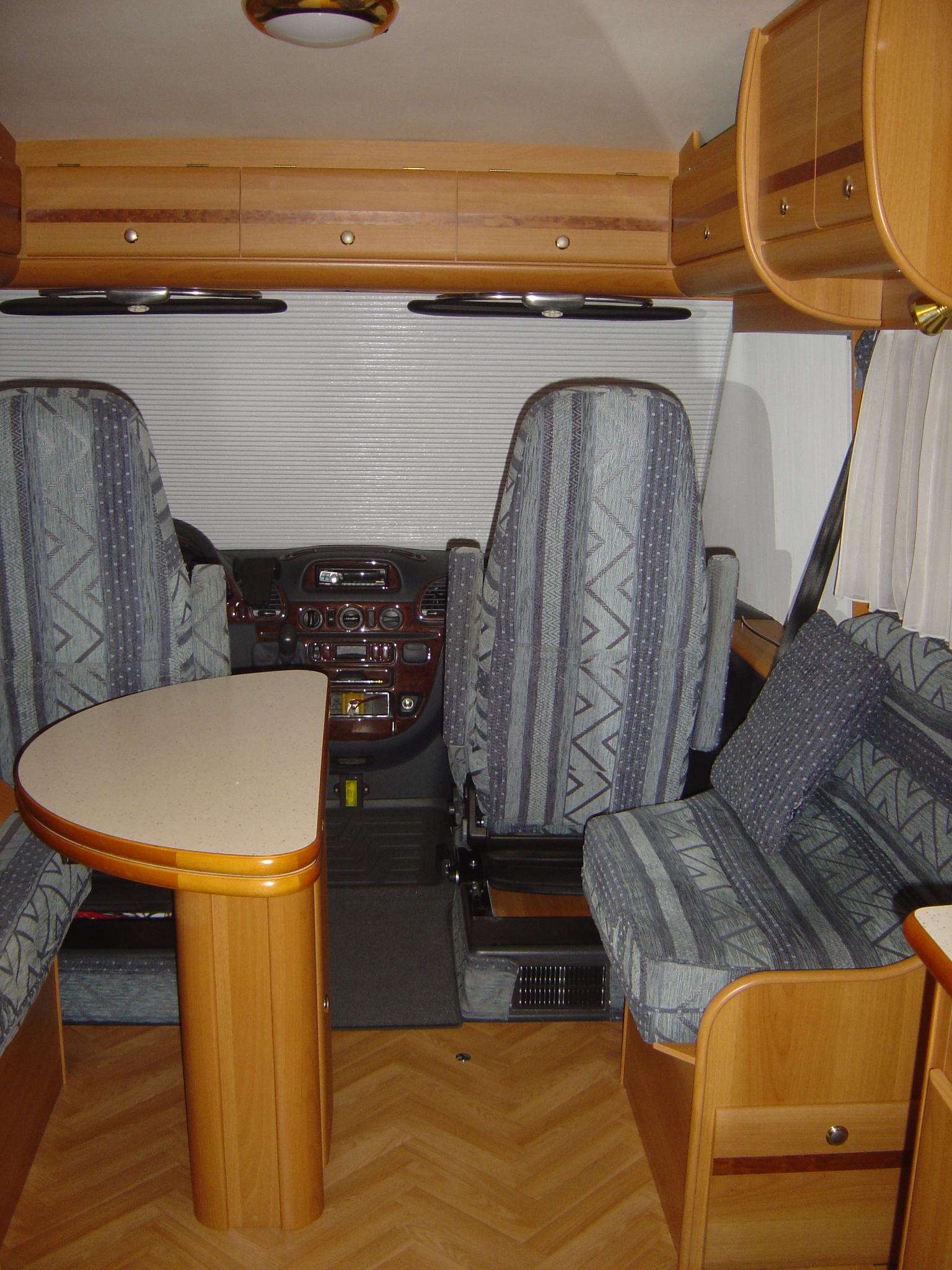 Sellerie LVX 755 de 2004.JPG